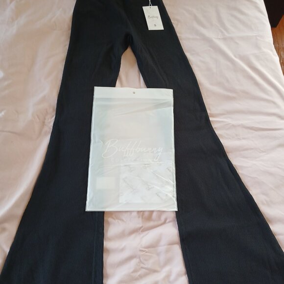 Buff Bunny Ribbed Flare Legging - Picture 2 of 3